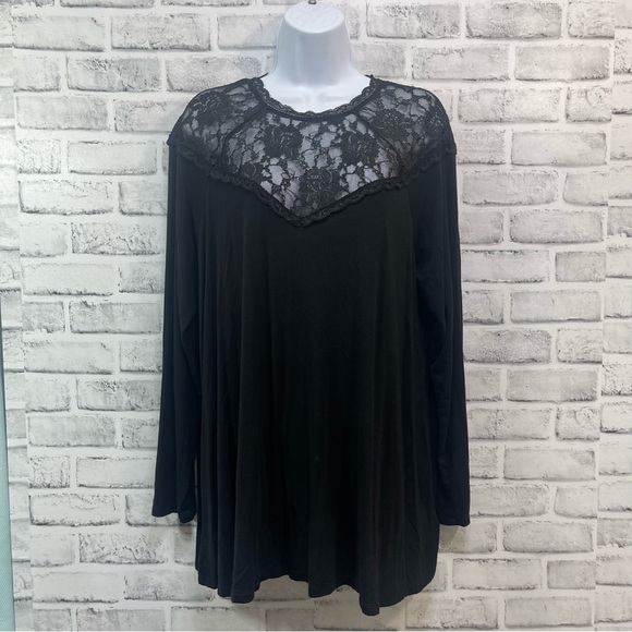Torrid Super Soft Knit Black Lace Yoke Stretch Top 2X - Picture 10 of 10